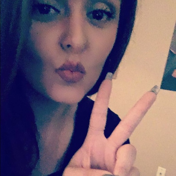 Meet the Posher, Hayley ๐ - Picture 5 of 5